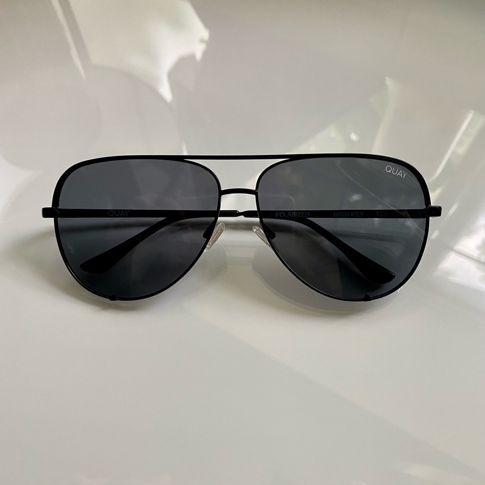 QUAY AUSTRALIA  High Key Aviators - Black/Smoke Polarized